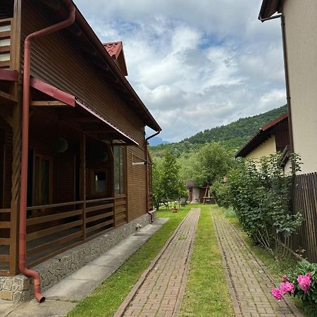 Casa De Vacanta Caciulata Buitenkant foto