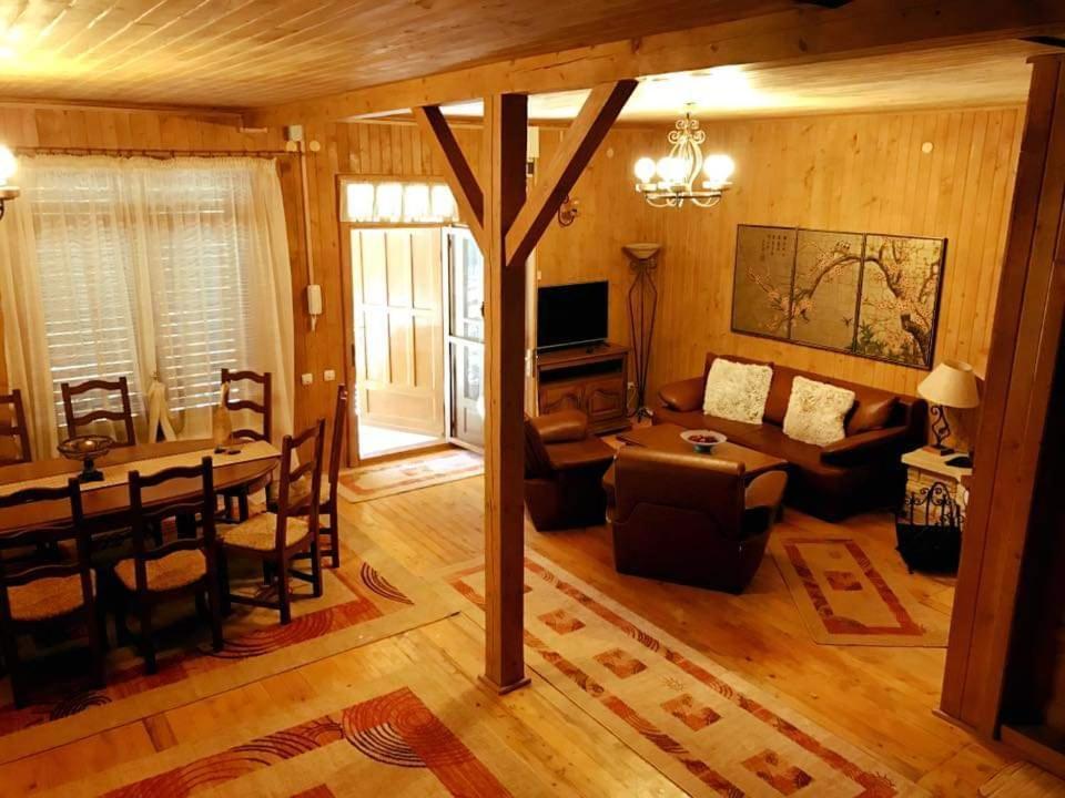 Casa De Vacanta Caciulata Buitenkant foto
